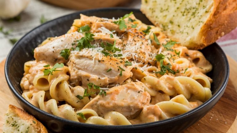 Garlic Parmesan Chicken Pasta